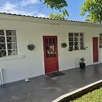 Almarlene House, Spacious Home Sea View, Large Pool, Patios, Cot, Cook