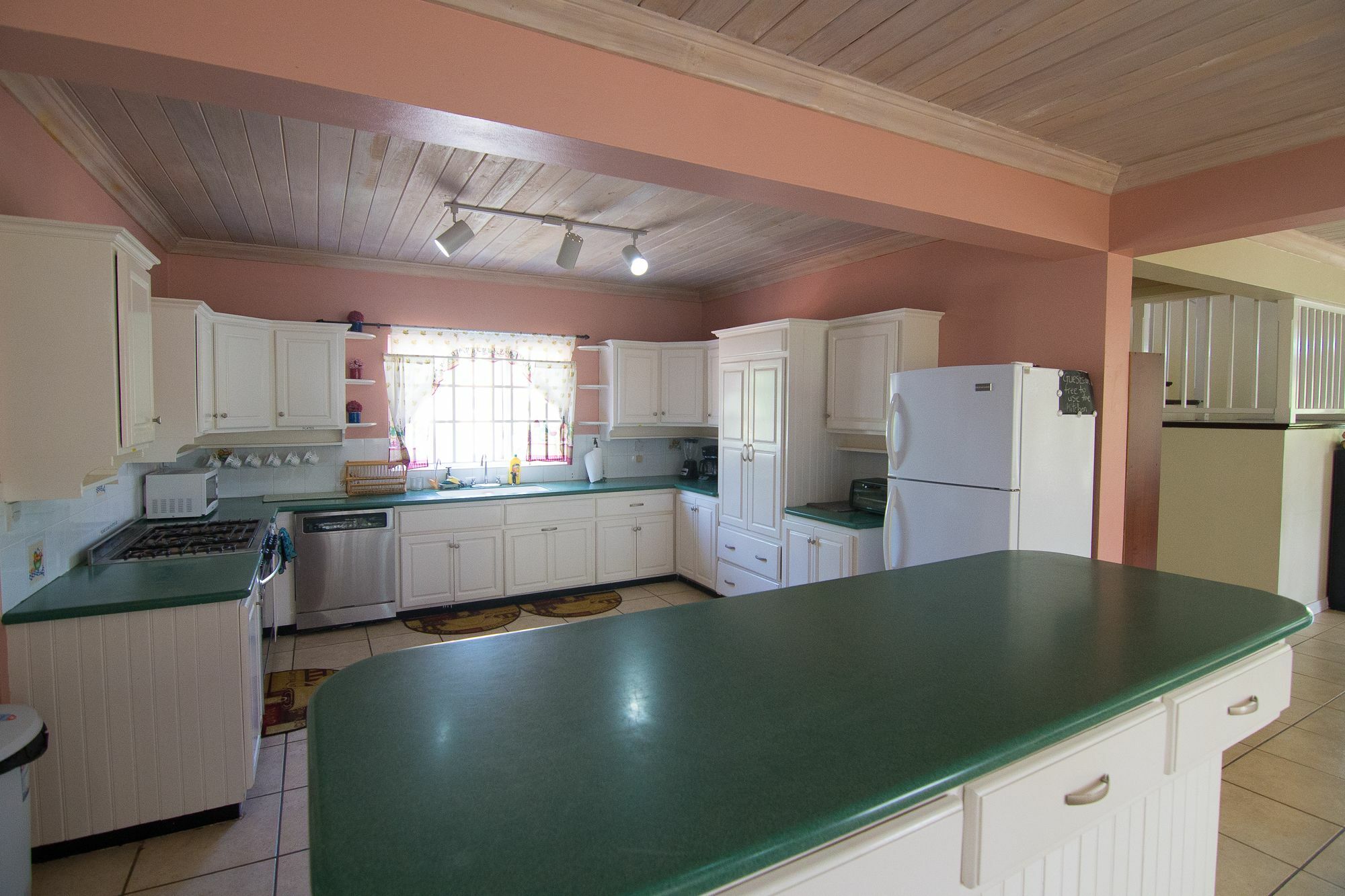 Heritage House - Rodney Bay Bed & Breakfast