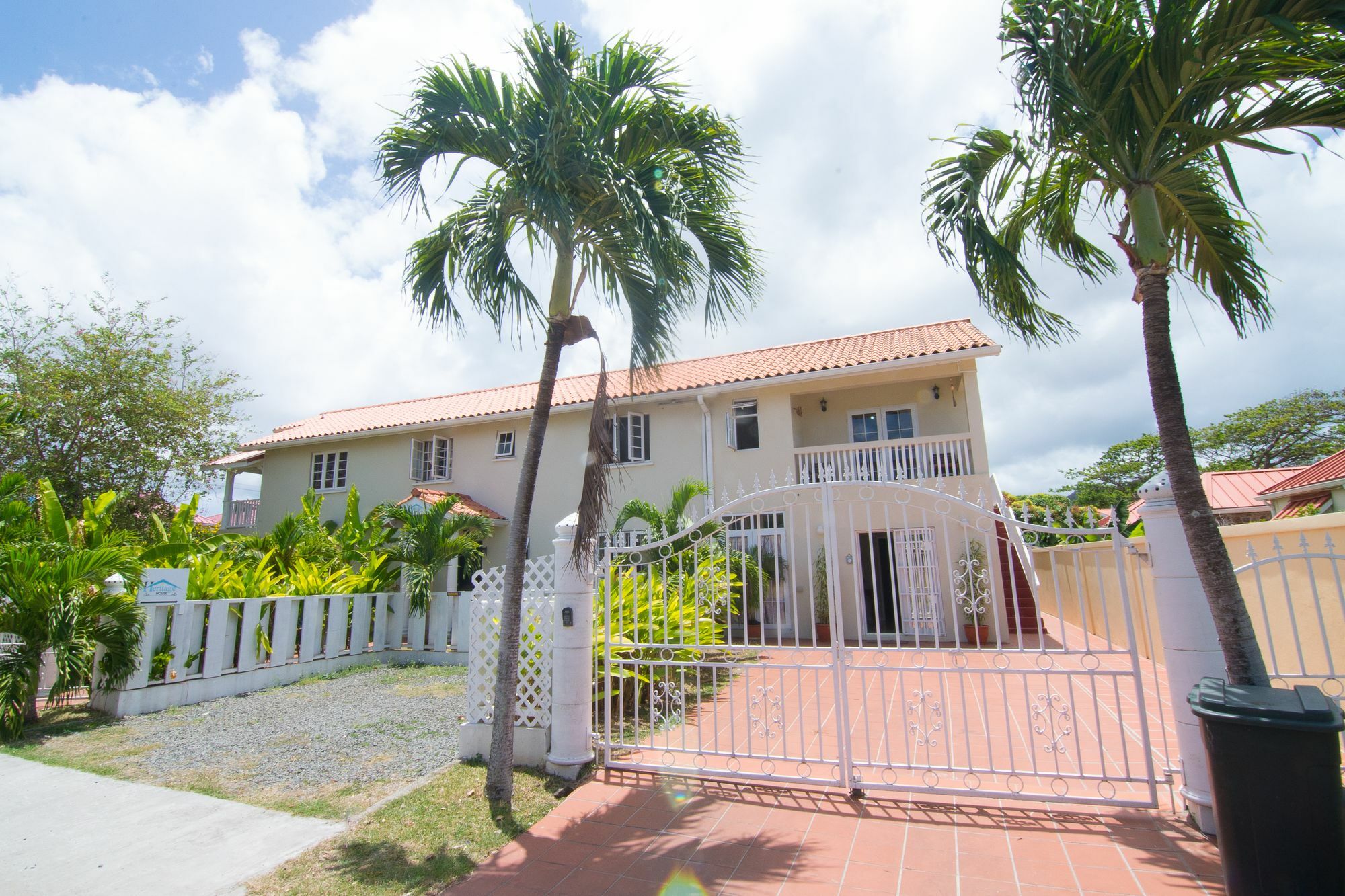 Heritage House - Rodney Bay Bed & Breakfast 3*