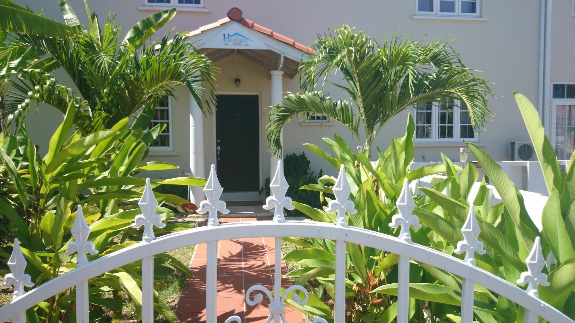Heritage House - Rodney Bay Bed & Breakfast 3*