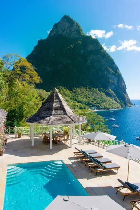 Belle Coco Malgratoute St Lucia Soufriere