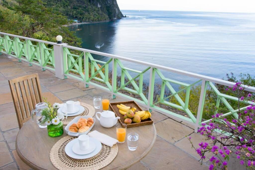 Belle Coco Malgratoute St Lucia Soufriere