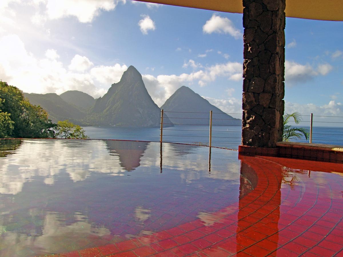 Jade Mountain Resort