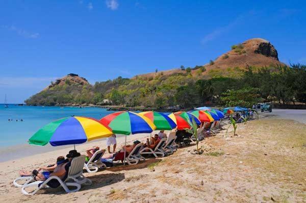 Bay 2* Gros Islet