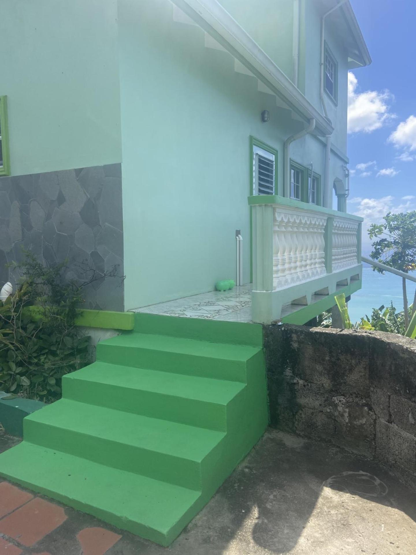 Greenhouse On The Hill, Sea View Apartment Laborie
